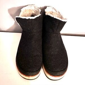 Merrell - Women’s, Juno Pull On, Wool, Suede, Ankle Boots, Black Size 9